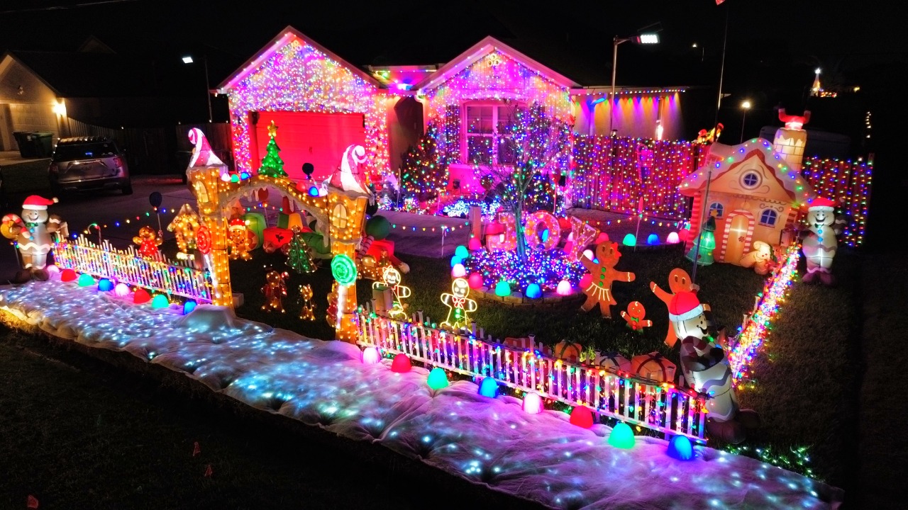 PSL Gingerbread House