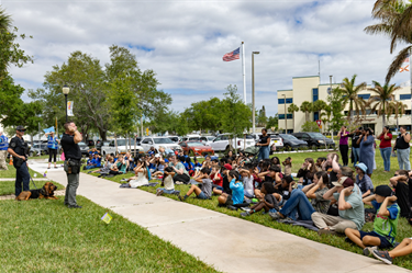 City-Hall-Field-Trip-police-k9-demonstration.png