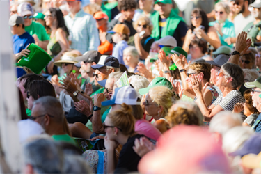 Irish Fest crowd clapping