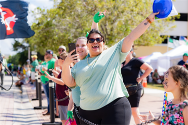 Irish Fest parade attendee
